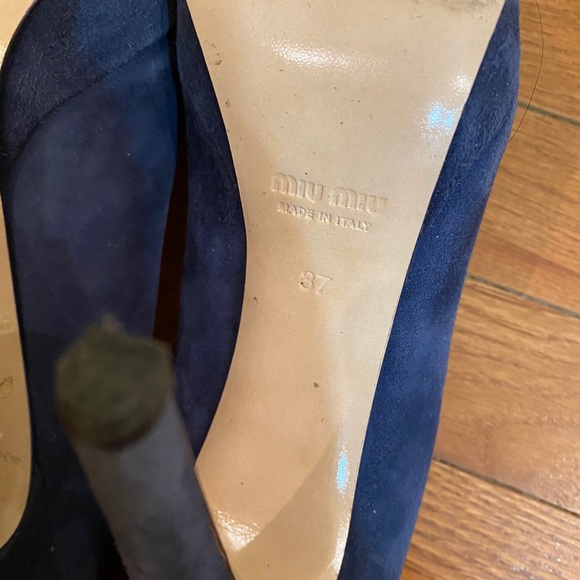 100% Authentic Miu Miu Blue Suede Pumps - 37 - Picture 6 of 7